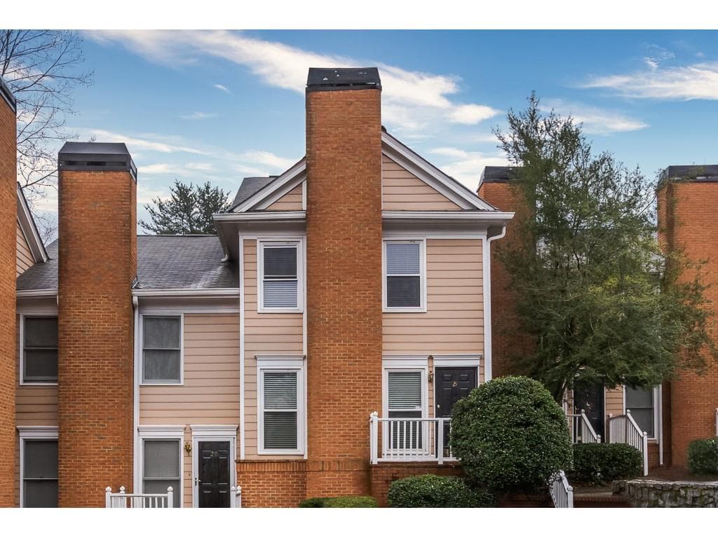 7500 Roswell Road 21, Sandy Springs, GA 30350 — most recent listing photo