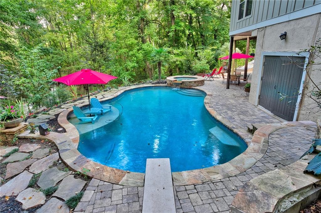 7750 Janann Way, Sandy Springs, GA 30350 — most recent listing photo