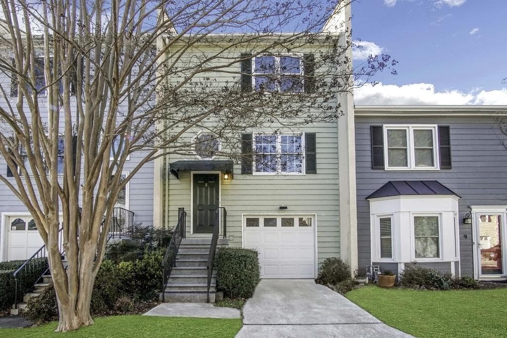 3 bedroom, 4 bathroom, 1,745 sq ft townhouse sold at 222 Forkner Drive 8, Decatur, GA 30030