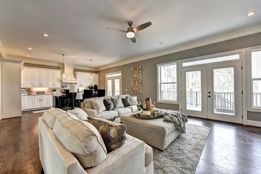 4 bedroom, 7 bathroom, 5,200 sq ft single family residence sold at 3457 POINT VIEW Circle, Gainesville, GA 30506