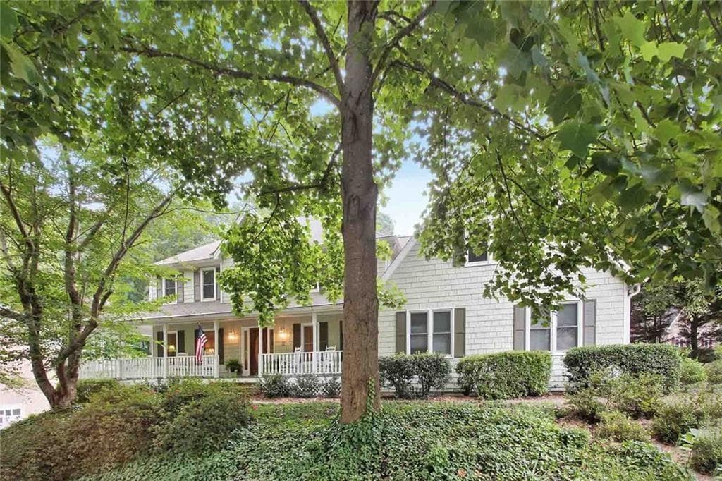 6 bedroom, 6 bathroom, 5,692 sq ft single family residence sold at 5677 Brookstone Walk, Acworth, GA 30101
