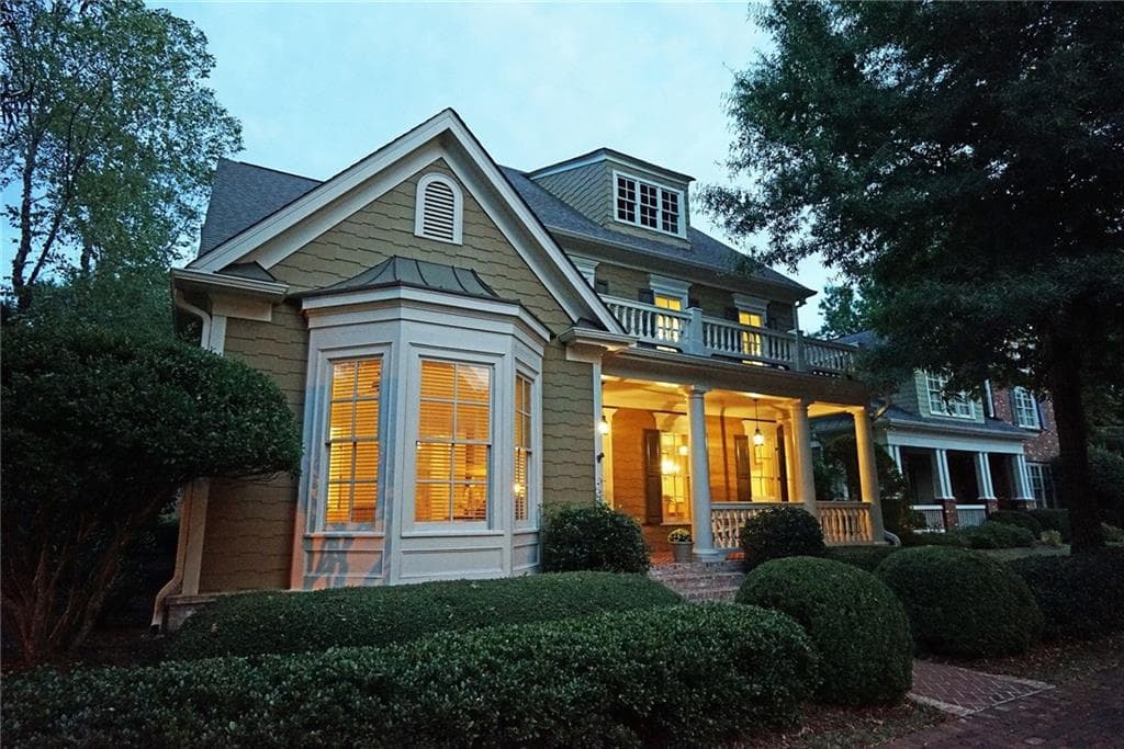 4 bedroom, 5 bathroom, 4,405 sq ft single family residence sold at 10857 Enclave Lane, Alpharetta, GA 30022