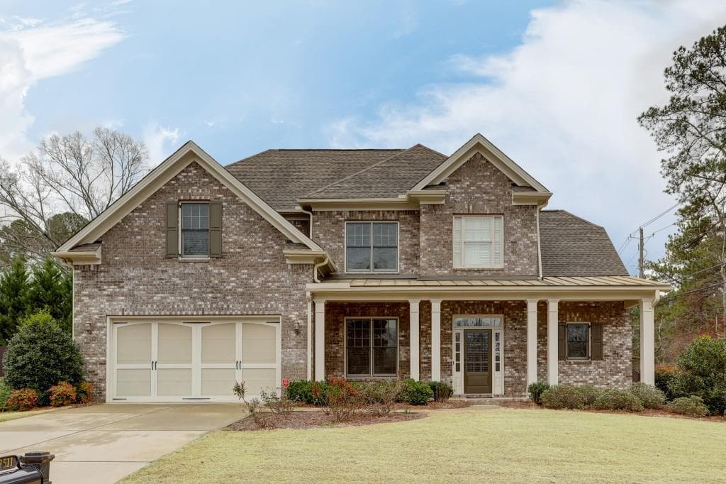 5 bedroom, 4 bathroom, 3,075 sq ft single family residence sold at 2511 Wallace Lane, Dunwoody, GA 30360