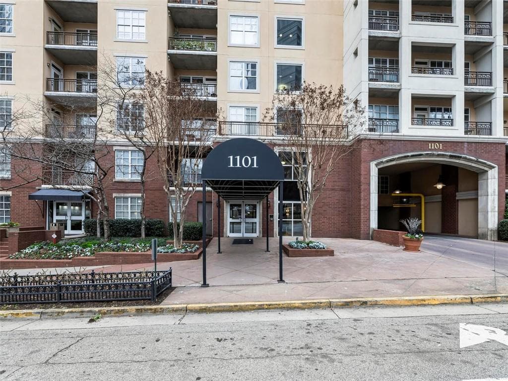 1 bedroom, 1 bathroom, 723 sq ft condominium sold at 1101 Juniper Street 408, Atlanta, GA 30309