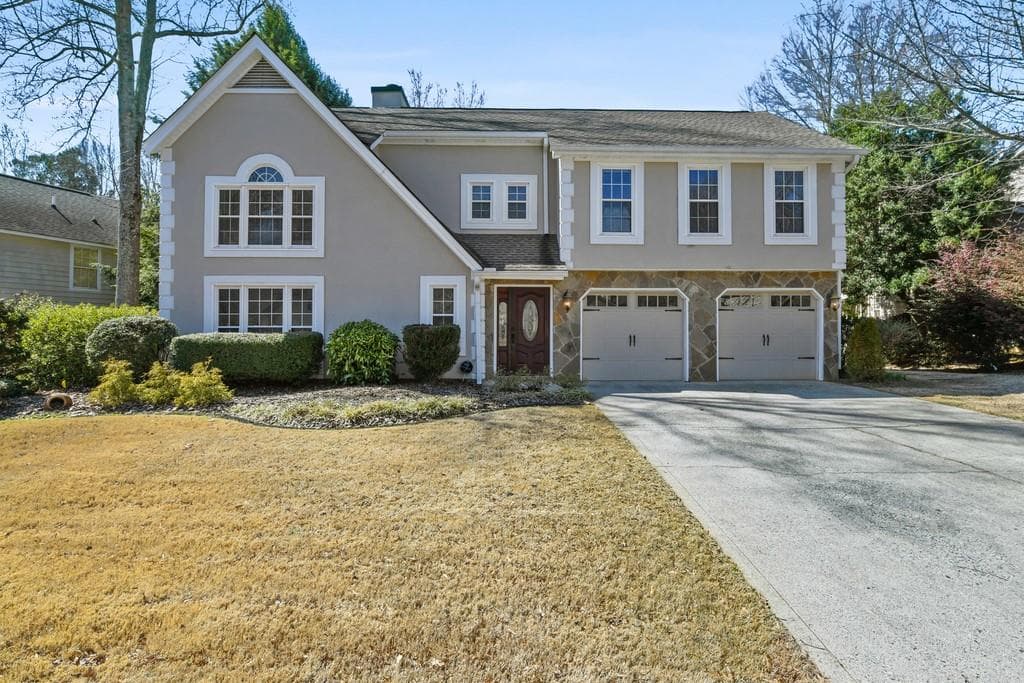 3 bedroom, 3 bathroom, 2,457 sq ft single family residence sold at 4215 PINE VISTA Boulevard, Alpharetta, GA 30022