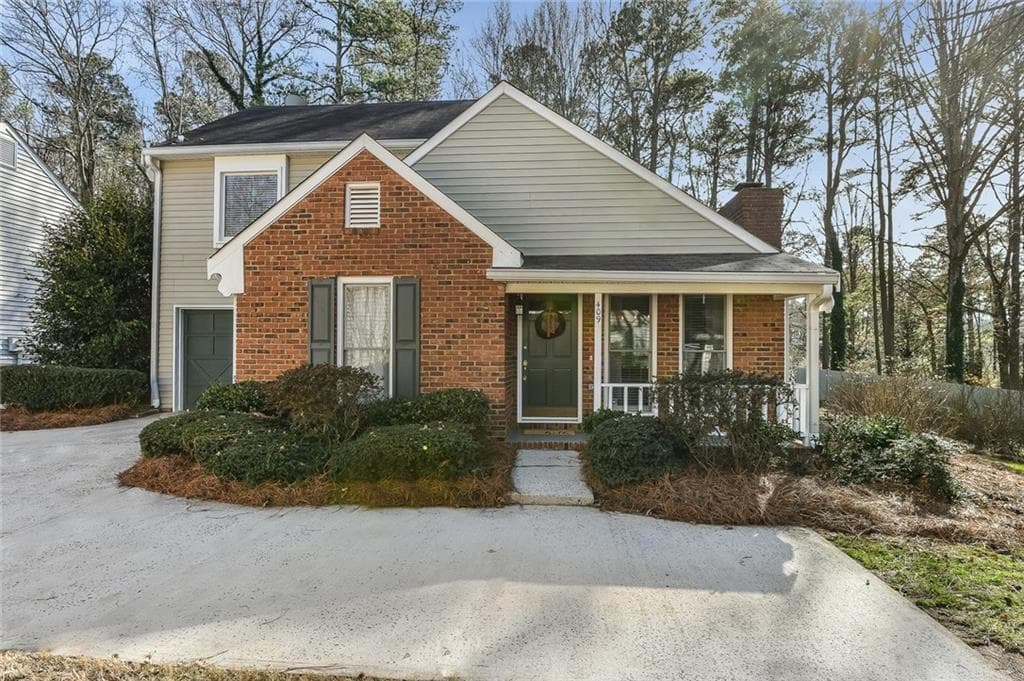 2 bedroom, 2 bathroom, 1,438 sq ft single family residence sold at 409 Roswell Green Lane, Roswell, GA 30075