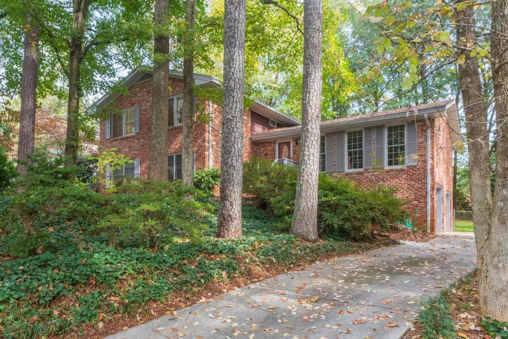 5 bedroom, 3 bathroom, 2,200 sq ft single family residence sold at 2752 Townley Circle, Atlanta, GA 30340