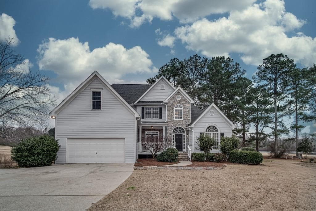 5 bedroom, 3 bathroom, 2,820 sq ft single family residence sold at 286 COUNTRY CLUB Lane, Hiram, GA 30141
