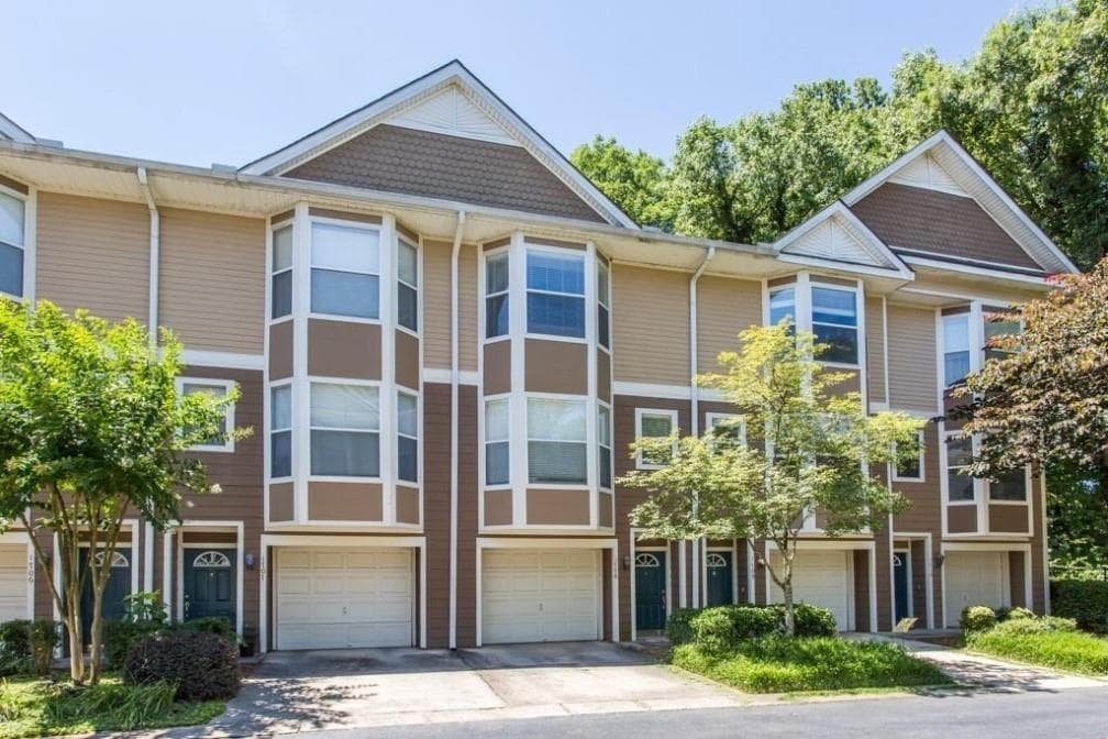 3 bedroom, 4 bathroom, 1,792 sq ft townhouse sold at 951 Glenwood Avenue 203, Atlanta, GA 30316