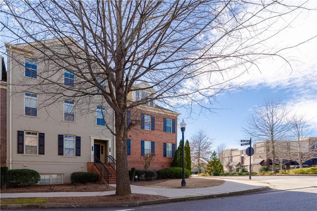 2706 Wander Lane, Alpharetta, GA 30022 — most recent listing photo