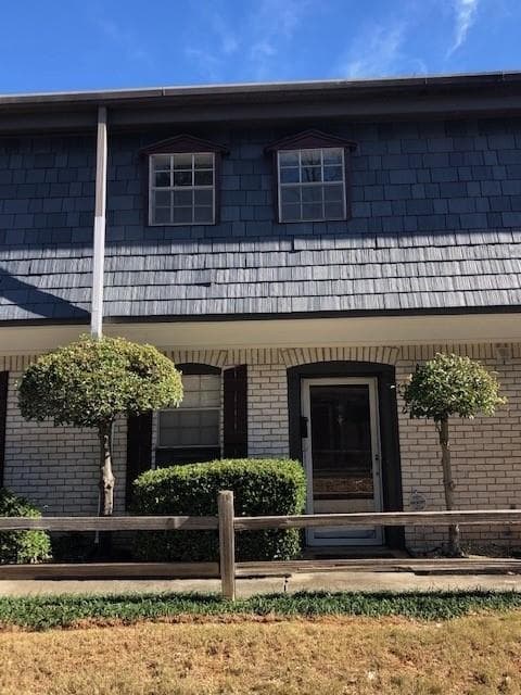 202 Stonecliff Court, Stone Mountain, GA 30083 — most recent listing photo