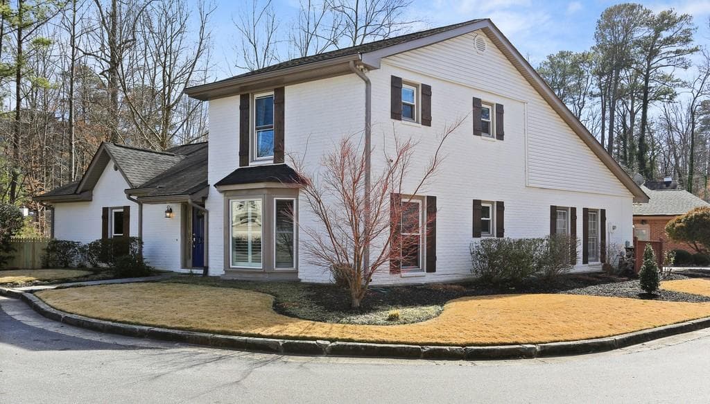 3 bedroom, 3 bathroom, 1,810 sq ft single family residence sold at 2861 Dorby Close, Brookhaven, GA 30319