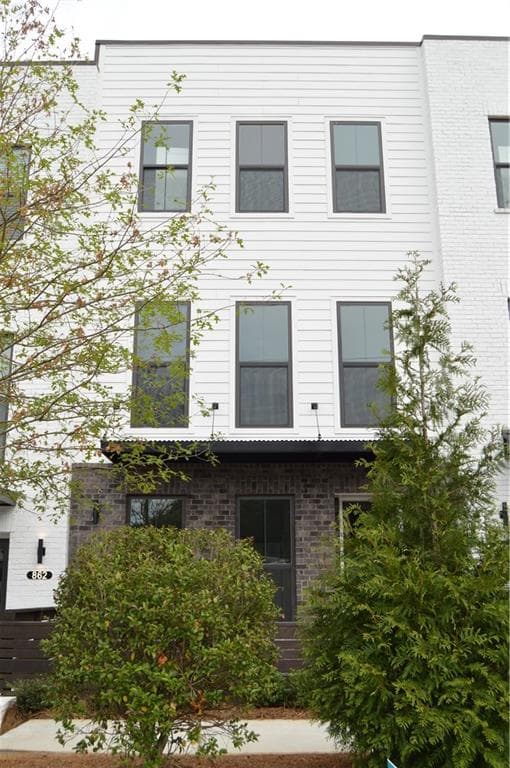3 bedroom, 4 bathroom, 2,142 sq ft townhouse sold at 860 Constellation Drive 7, Decatur, GA 30033