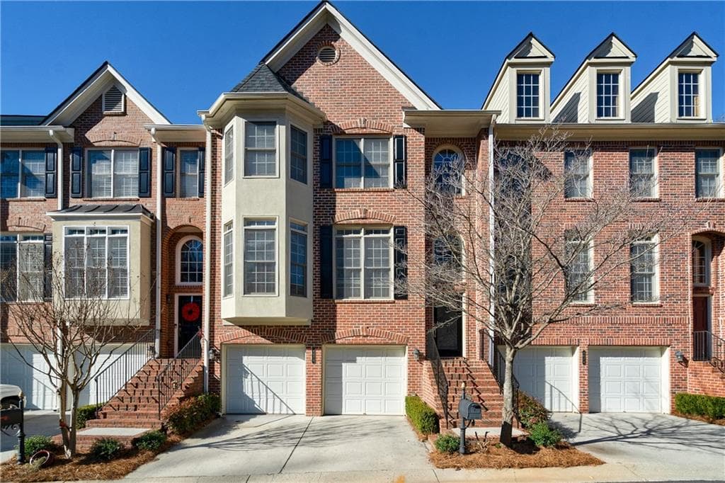 3 bedroom, 4 bathroom, 2,683 sq ft townhouse sold at 4070 Ivey Gate, Atlanta, GA 30341