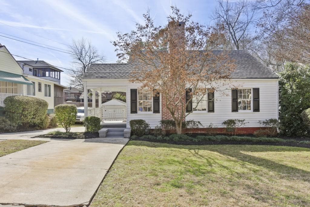 2 bedroom, 2 bathroom, 1,220 sq ft single family residence sold at 1065 Eden Avenue, Atlanta, GA 30316