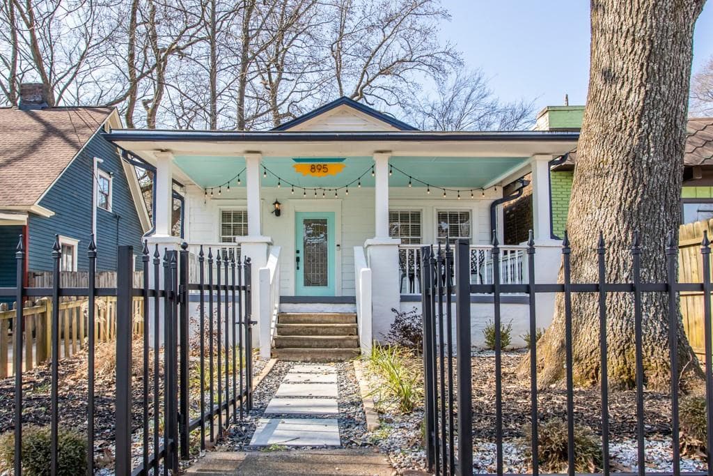3 bedroom, 2 bathroom, 1,302 sq ft single family residence sold at 895 Cherokee Avenue, Atlanta, GA 30315