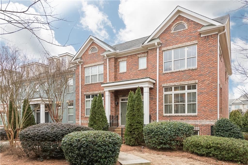 2 bedroom, 4 bathroom, 2,385 sq ft townhouse sold at 8130 Willoughby Court, Alpharetta, GA 30005