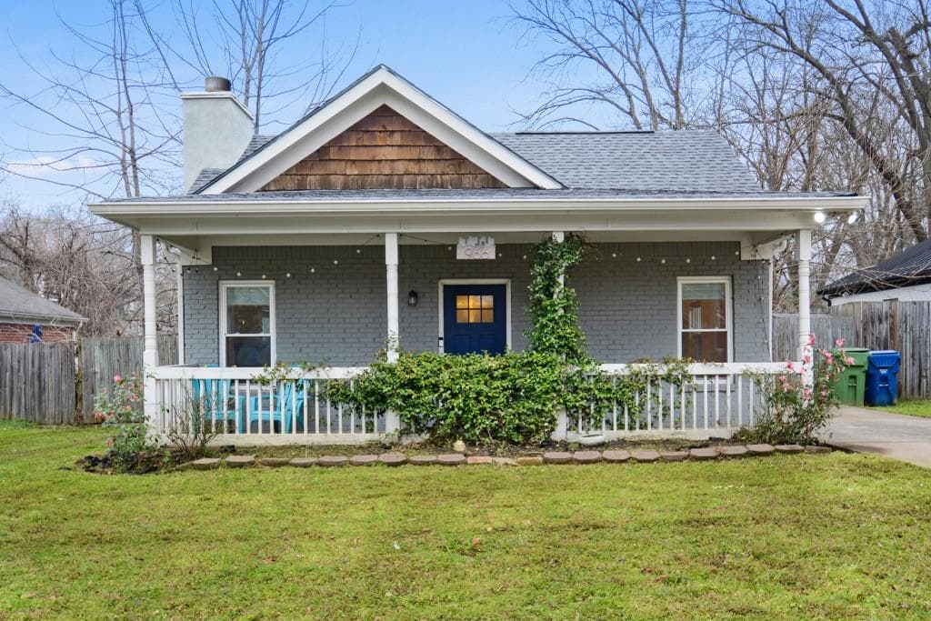 3 bedroom, 2 bathroom, 1,391 sq ft single family residence sold at 966 Grant Terrace, Atlanta, GA 30315