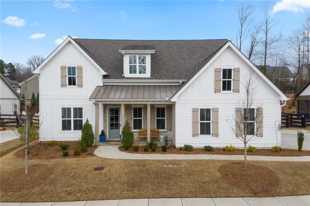 3 bedroom, 3 bathroom, 2,670 sq ft single family residence sold at 303 Pinehurst Circle, Alpharetta, GA 30004