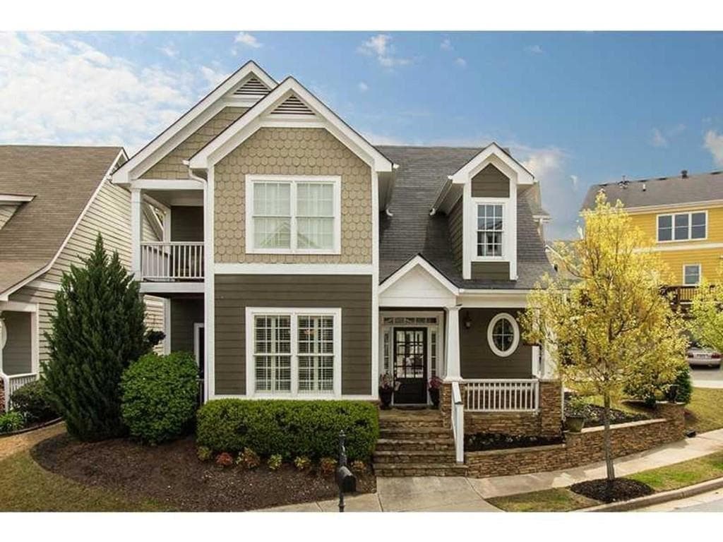 3 bedroom, 3 bathroom, 2,112 sq ft single family residence sold at 1687 CARR Circle, Atlanta, GA 30318 — photo 1 of 1