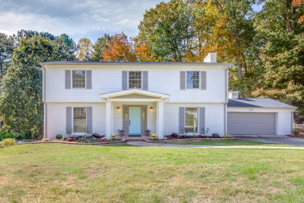 125 W SPALDING Drive, Sandy Springs, GA 30328 — most recent listing photo