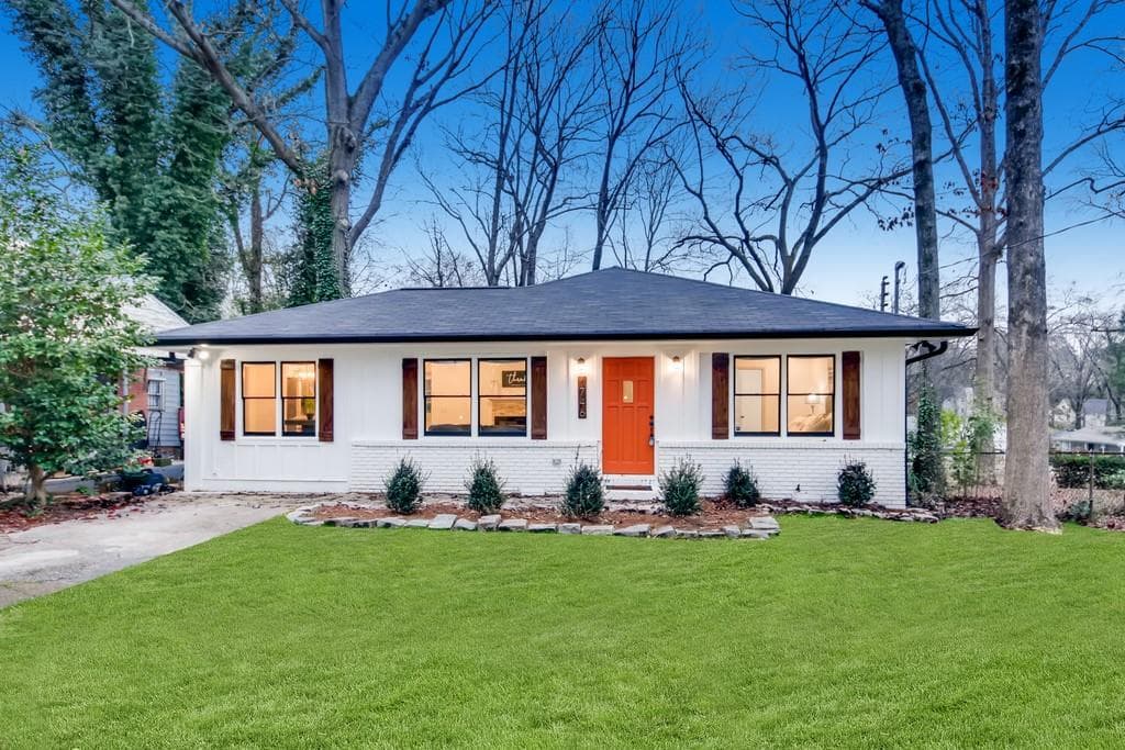 3 bedroom, 2 bathroom, 1,257 sq ft single family residence sold at 1746 SW Hadlock Street, Atlanta, GA 30311