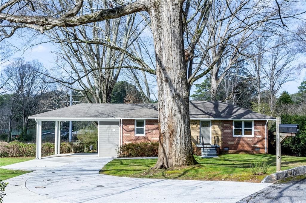 3 bedroom, 1 bathroom, 1,008 sq ft single family residence sold at 834 Alberson Court, Decatur, GA 30033