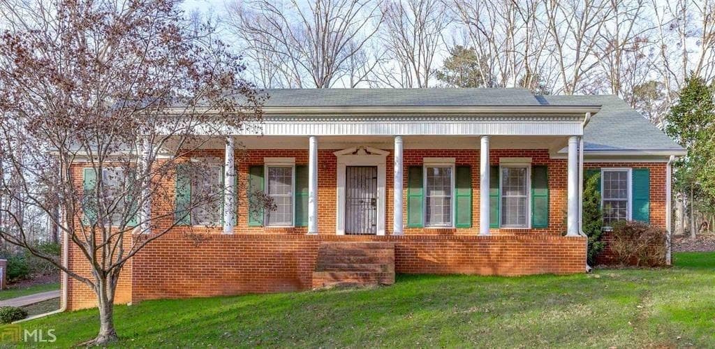 3 bedroom, 2 bathroom single family residence sold at 165 Brookshire Drive, Fayetteville, GA 30215