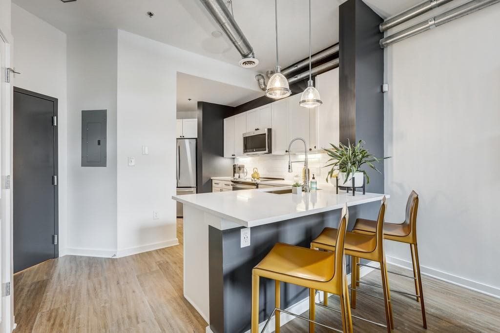 2 bedroom, 2 bathroom, 1,609 sq ft townhouse sold at 260 18th Street 10207, Atlanta, GA 30363
