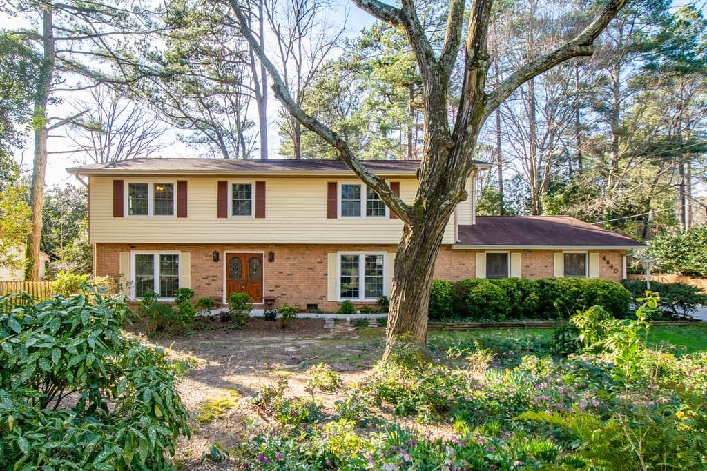 4 bedroom, 3 bathroom, 2,876 sq ft single family residence sold at 4640 Sharon Valley Court, Atlanta, GA 30360