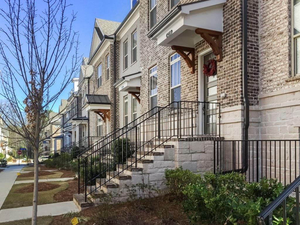 4318 Parkside Place, Sandy Springs, GA 30342 — most recent listing photo