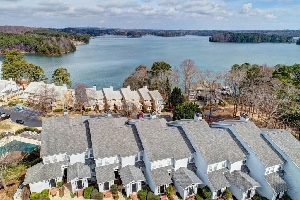 2 bedroom, 2 bathroom, 1,365 sq ft condominium sold at 2300 Habersham Marina Road 203, Cumming, GA 30041