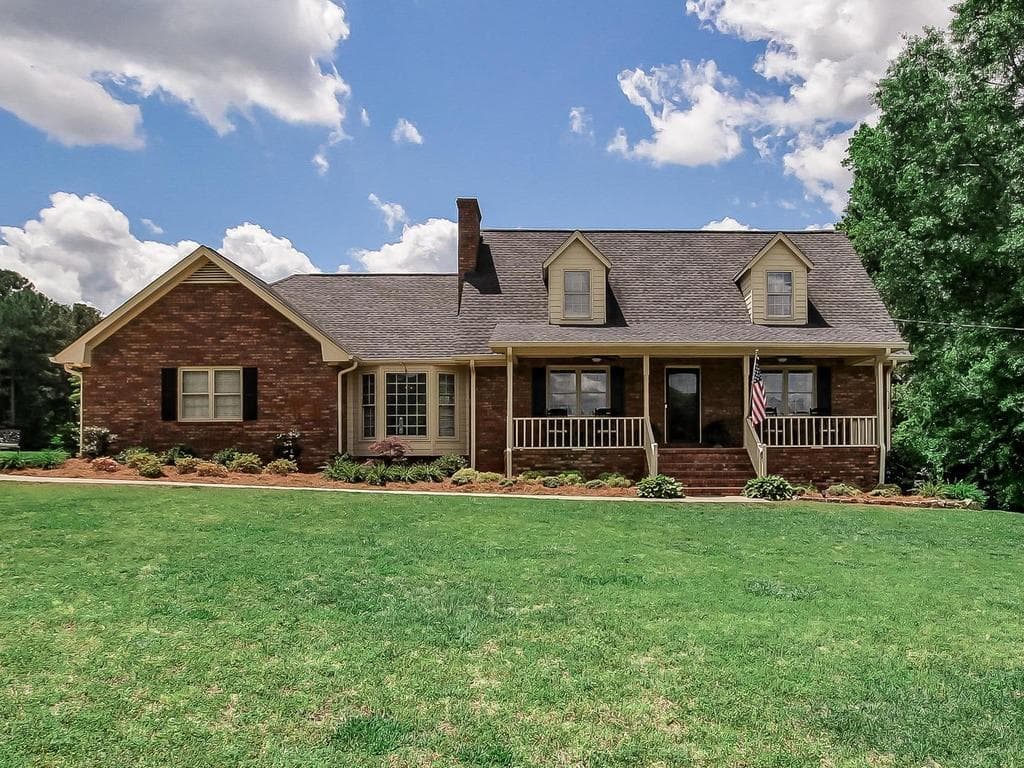 3 bedroom, 3 bathroom, 2,483 sq ft single family residence sold at 2784 Old Thompson Mill Road, Buford, GA 30519
