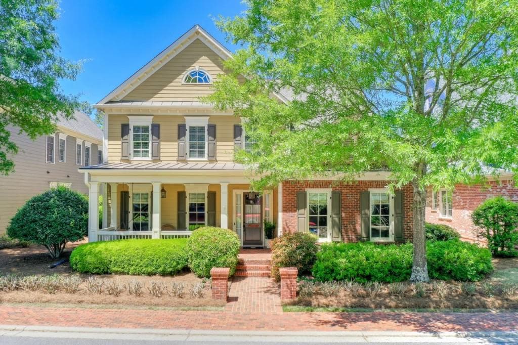 4 bedroom, 5 bathroom, 3,845 sq ft single family residence sold at 10864 Enclave Lane, Alpharetta, GA 30022