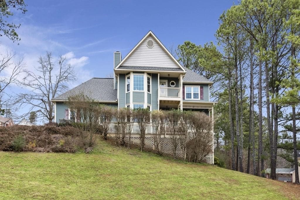 4 bedroom, 3 bathroom, 2,348 sq ft single family residence sold at 581 Farmbrook Trail, Kennesaw, GA 30144