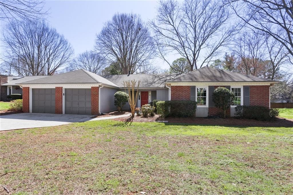 3 bedroom, 2 bathroom, 1,871 sq ft single family residence sold at 215 TRUEHEDGE Trace, Roswell, GA 30076