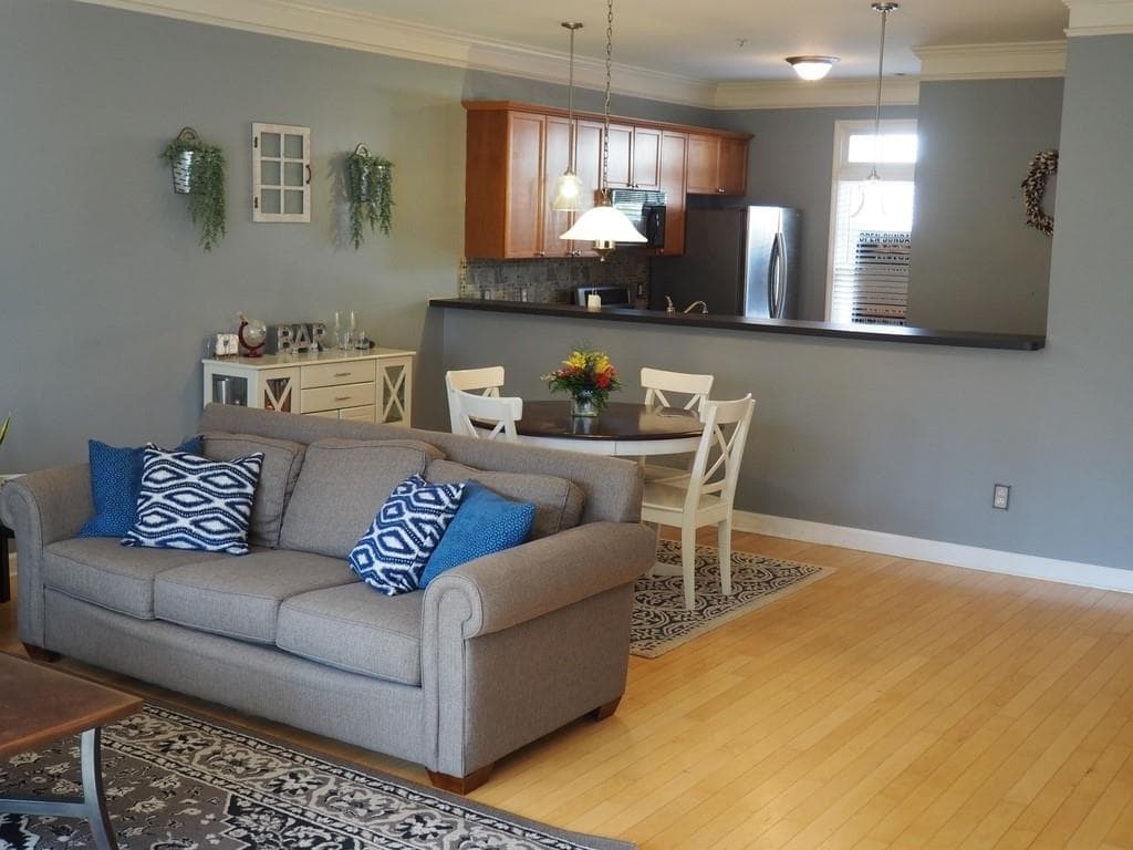 3 bedroom, 3 bathroom, 1,596 sq ft townhouse sold at 1243 HARRIS COMMONS Place, Roswell, GA 30076