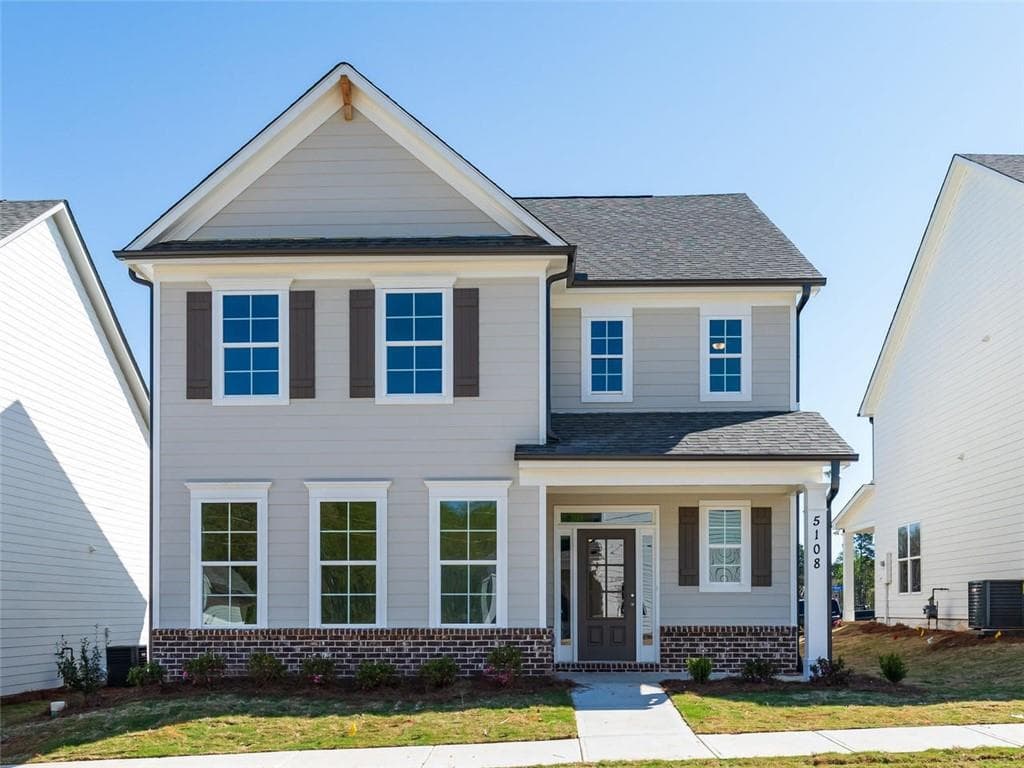 4 bedroom, 3 bathroom, 2,287 sq ft single family residence sold at 5108 Parkwood Drive, Flowery Branch, GA 30542