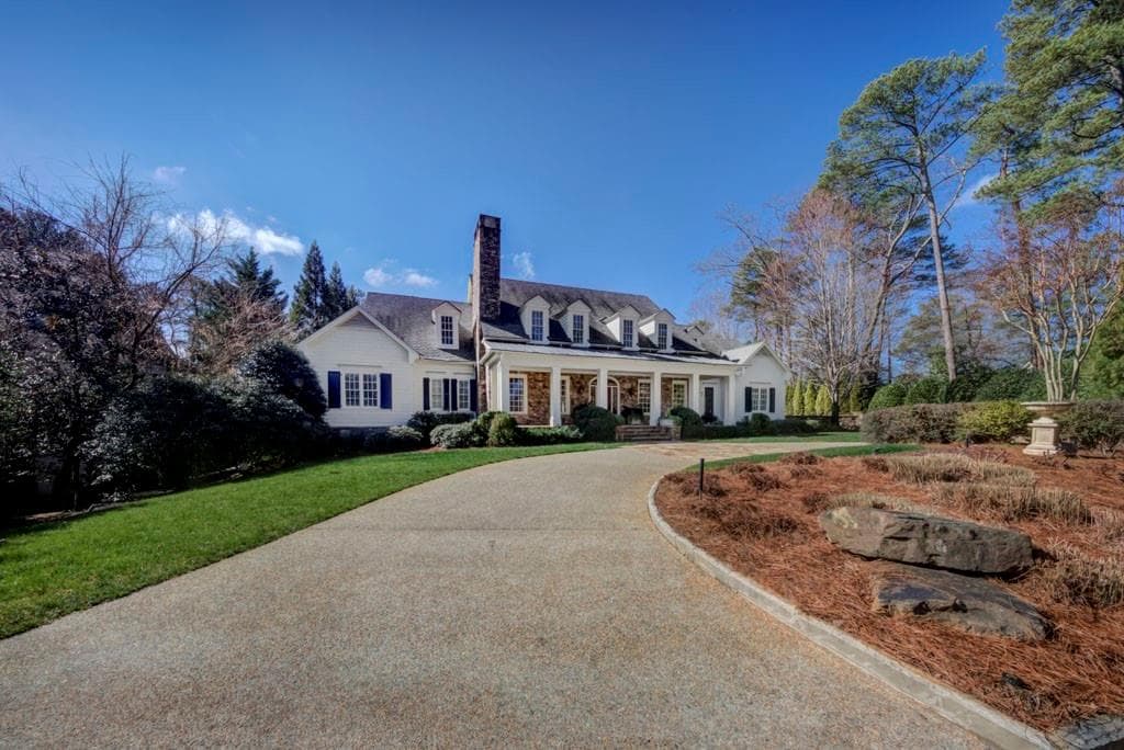 5 bedroom, 8 bathroom single family residence sold at 5000 Long Island Drive, Atlanta, GA 30327