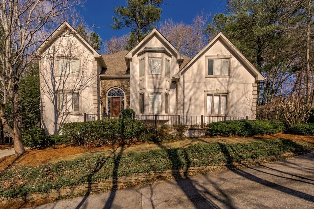 6115 River Chase Circle, Sandy Springs, GA 30328 — most recent listing photo