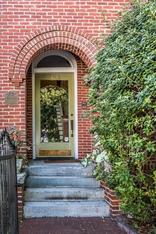 2 bedroom, 2 bathroom, 1,533 sq ft condominium sold at 205 3rd Street 6, Atlanta, GA 30308