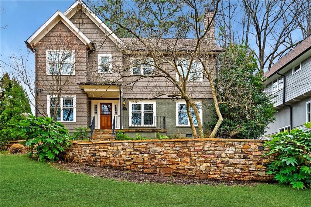 5 bedroom, 4 bathroom, 3,300 sq ft single family residence sold at 1237 Reeder Circle, Atlanta, GA 30306