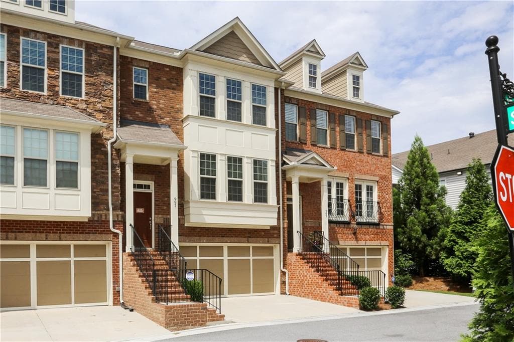 3 bedroom, 4 bathroom, 2,504 sq ft townhouse sold at 991 Sibley Lane, Atlanta, GA 30324