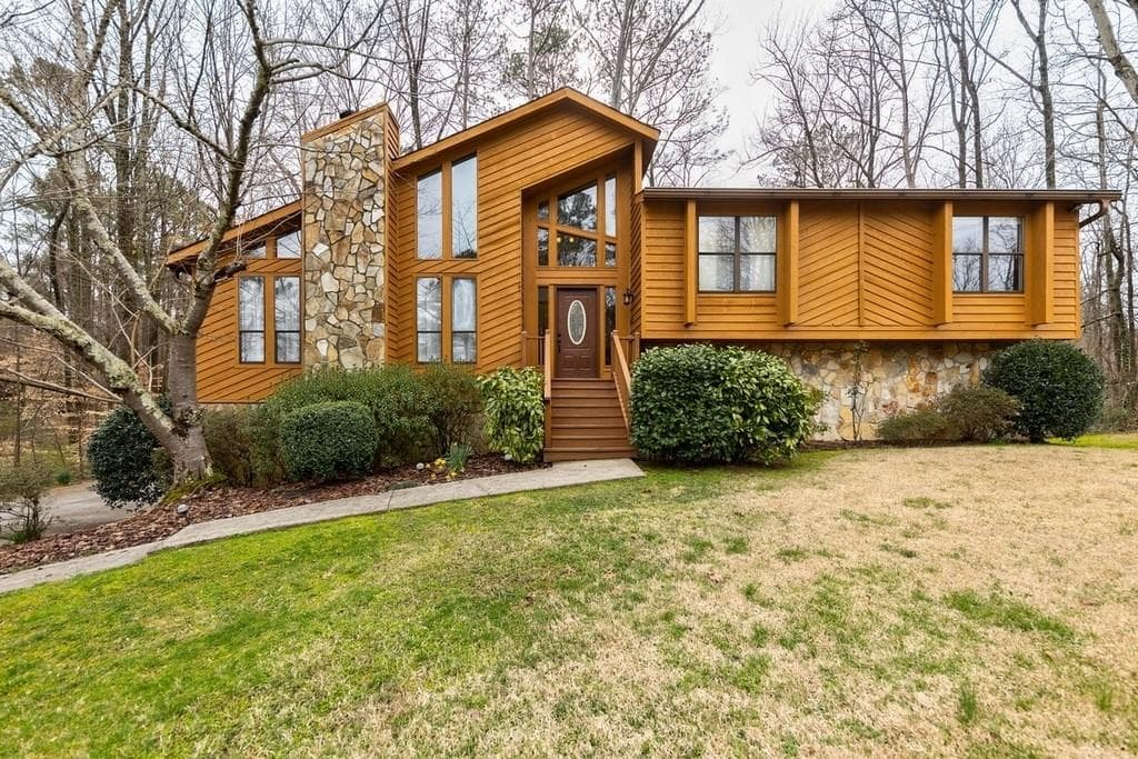 3 bedroom, 3 bathroom, 1,884 sq ft single family residence sold at 4510 Doncaster Court, Mableton, GA 30126