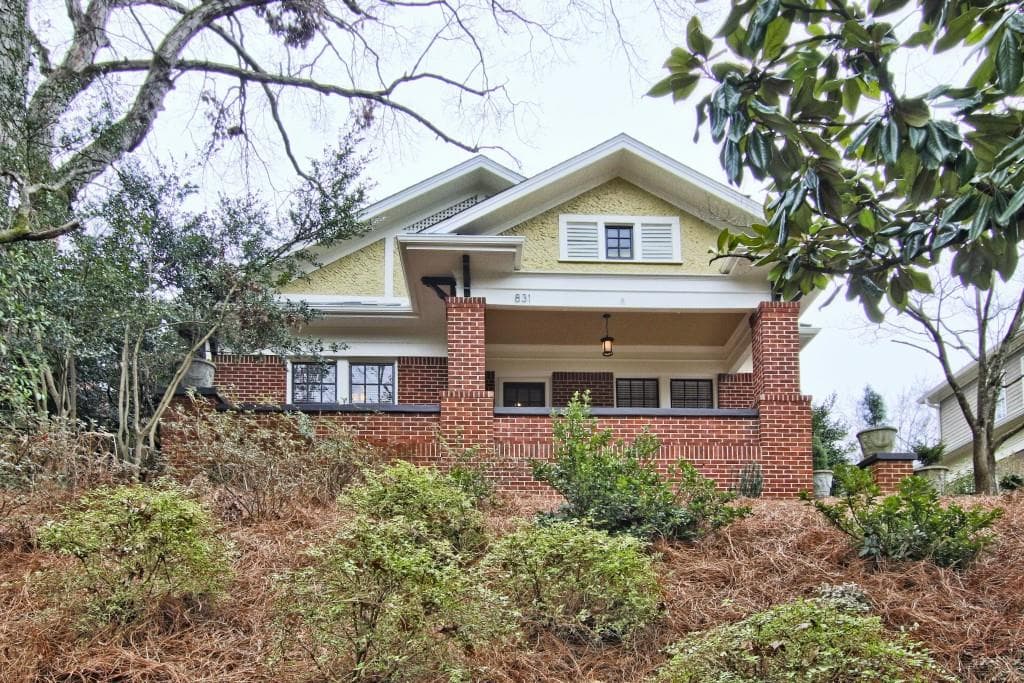 4 bedroom, 3 bathroom, 2,575 sq ft single family residence sold at 831 Yorkshire Road, Atlanta, GA 30306