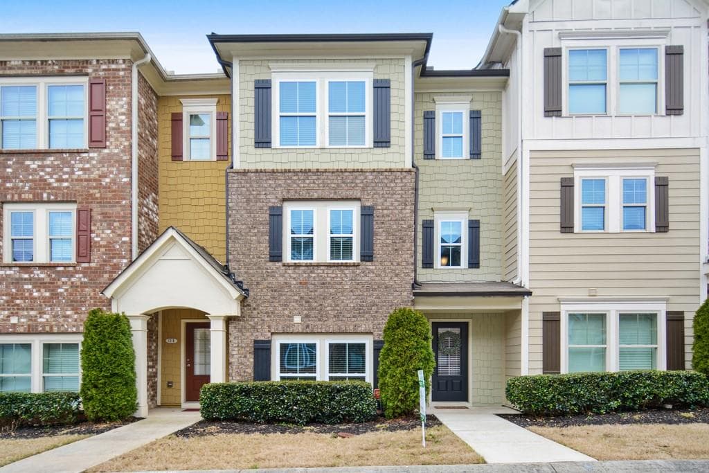 3 bedroom, 4 bathroom, 2,051 sq ft townhouse sold at 1320 Kingston Trail, Decatur, GA 30033