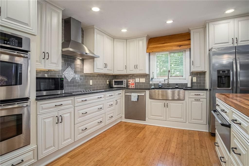 3 bedroom, 4 bathroom, 1,814 sq ft condominium sold at 56 Basswood Circle, Atlanta, GA 30328