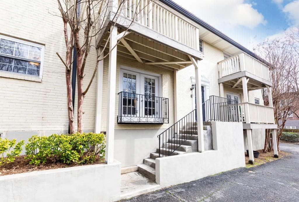 1 bedroom, 1 bathroom, 620 sq ft condominium sold at 1019 Greenwood Avenue 7, Atlanta, GA 30306