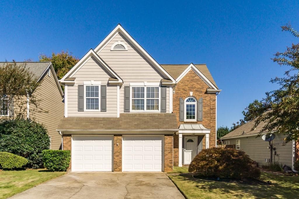 3 bedroom, 3 bathroom, 1,664 sq ft single family residence sold at 2465 ASHTON Drive, Roswell, GA 30076