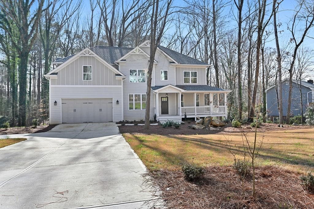 5 bedroom, 4 bathroom single family residence sold at 1700 Ridgefield Drive, Roswell, GA 30075